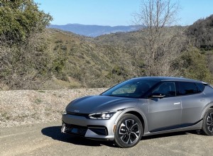 最初のドライブレビュー：2022 Kia EV6電気自動車は馬鹿げており、ブランドのリセットにヒットします